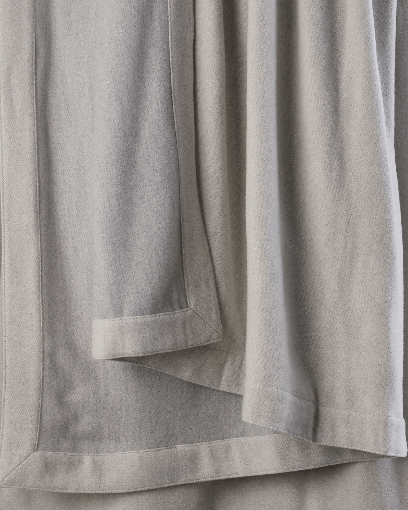 #Color_Silver Grey