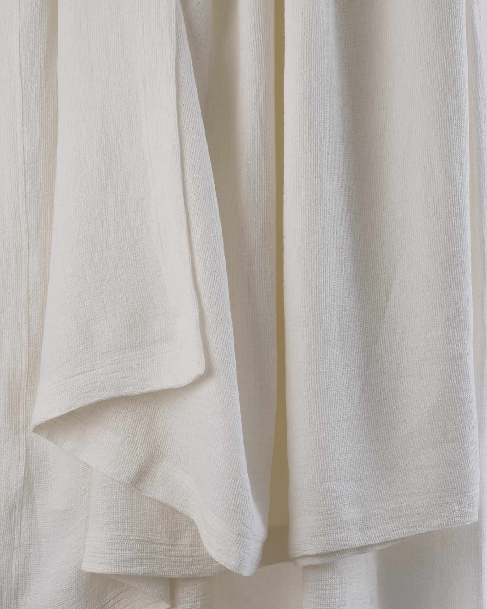 #color_Ivory
