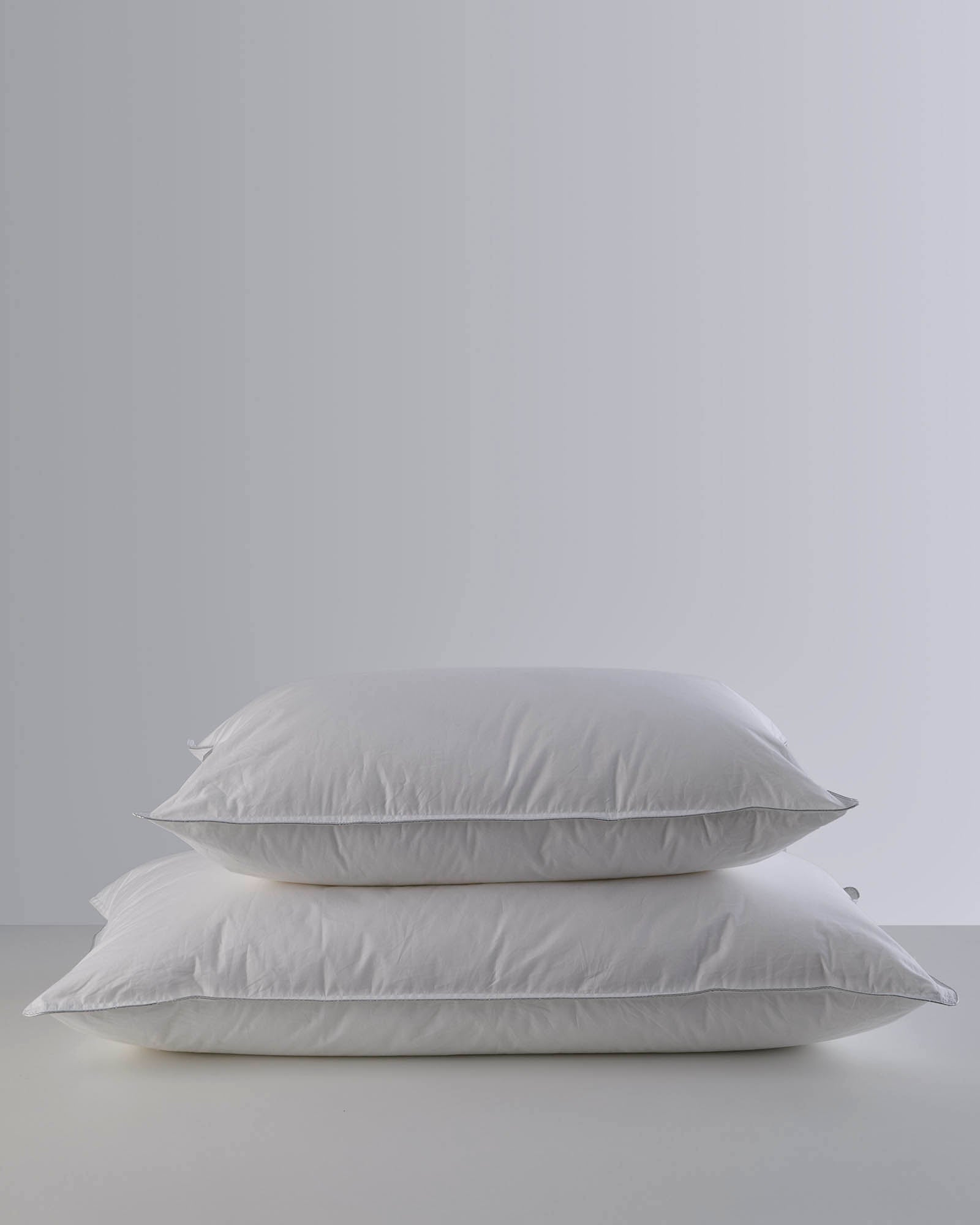 Sleeping Pillow Luxe Synthetic fill
